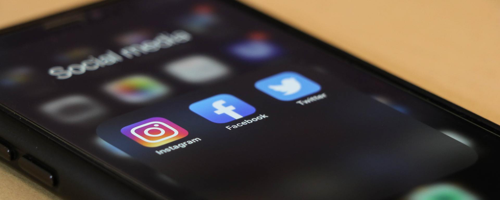 social media instagram mental health broglieblog brogliebox